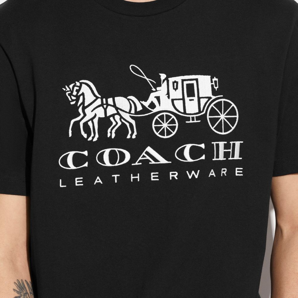 Camiseta COACH® Horse And Carriage In Organic Cotton Hombre Negras | COJPB896