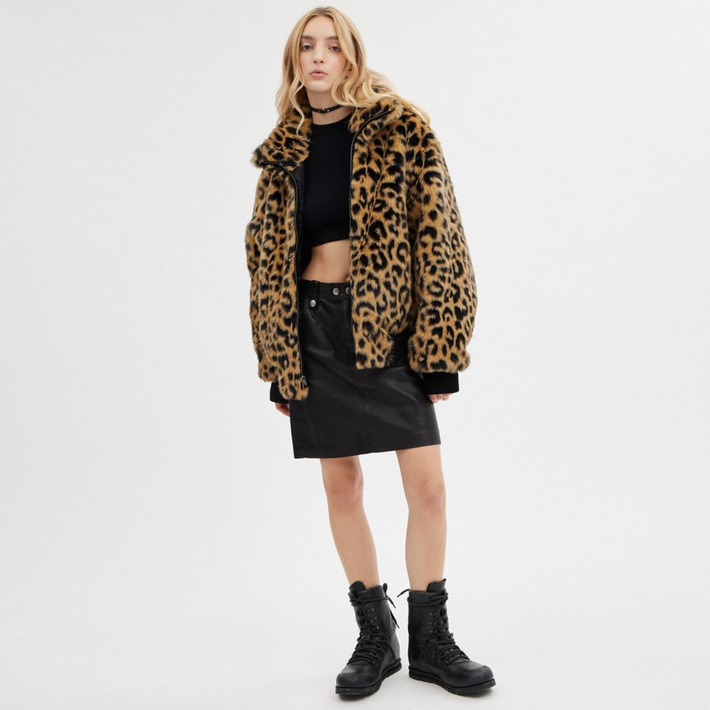 Chaqueta COACH® Printed Faux Fur Mujer Leopardo | CONWK647