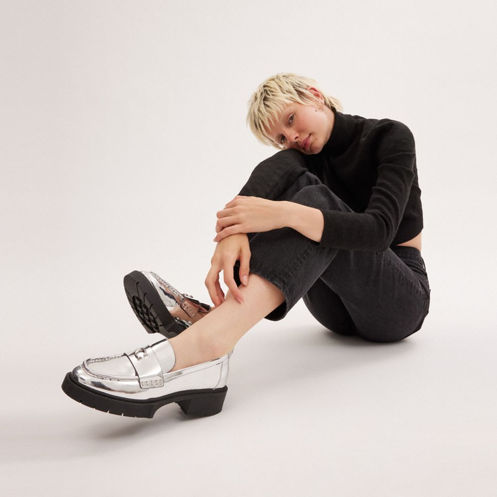 Loafer COACH® Leah In Metallic Mujer Plateadas | COFDM737