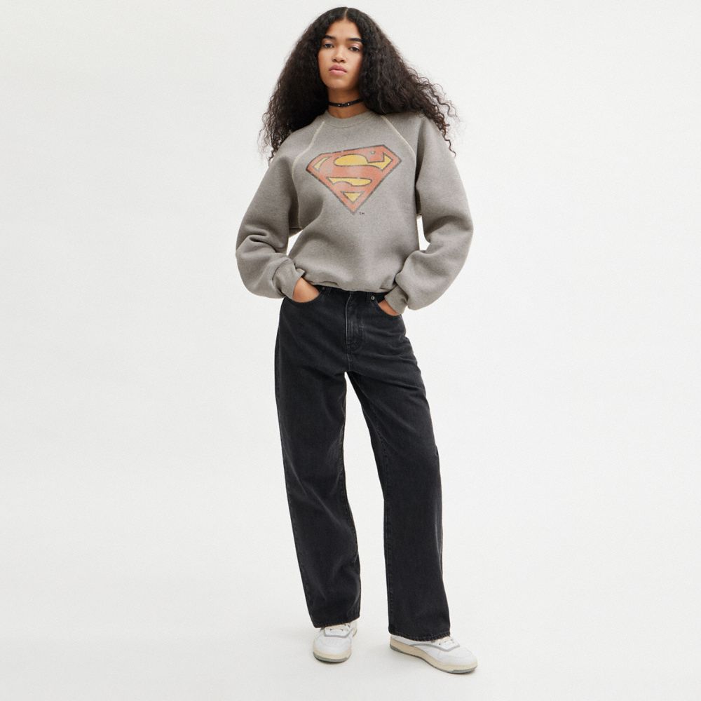 Sudadera con Capucha COACH® | Dc Superman Crewneck Mujer Gris Oscuro | COILI664