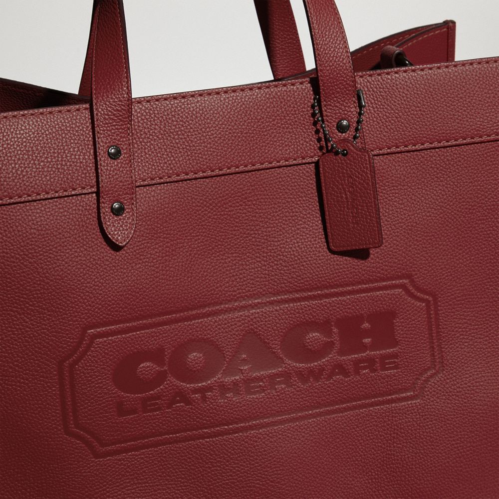 Tote COACH® Field 40 With Badge Mujer Rojas | COYXF157